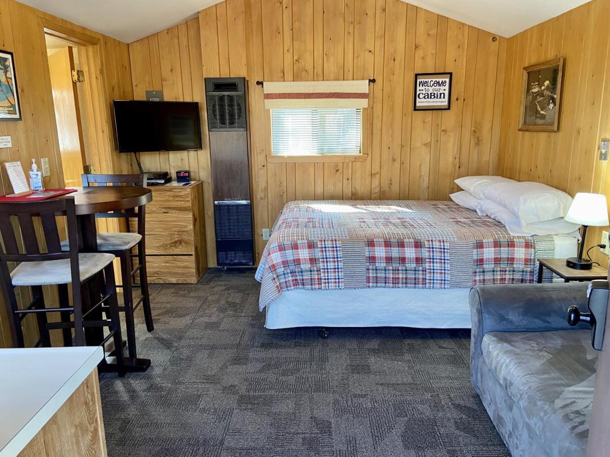 Betsie Riverside Resort Benzonia 외부 사진