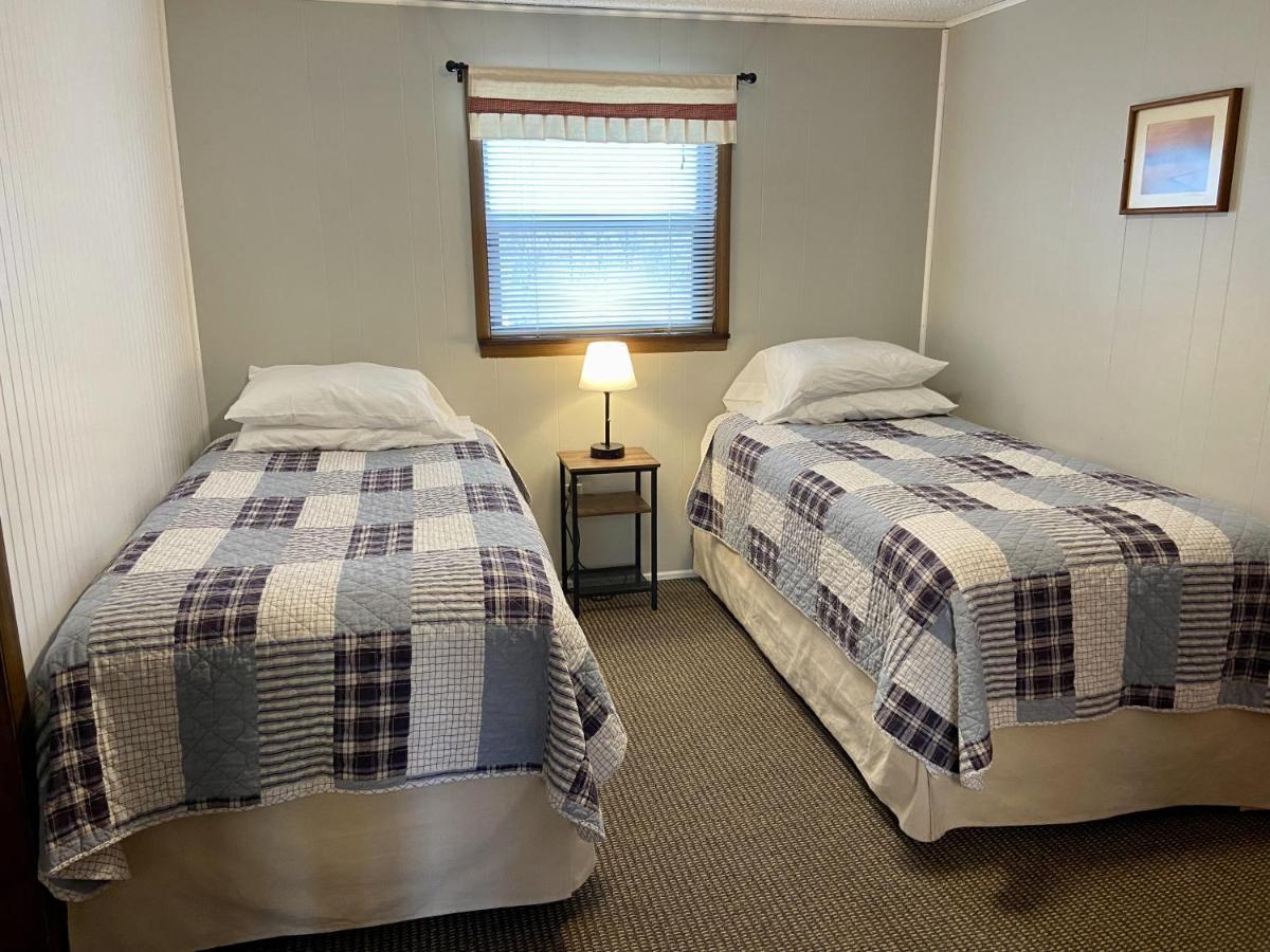 Betsie Riverside Resort Benzonia 외부 사진