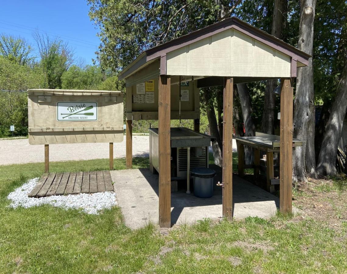 Betsie Riverside Resort Benzonia 외부 사진