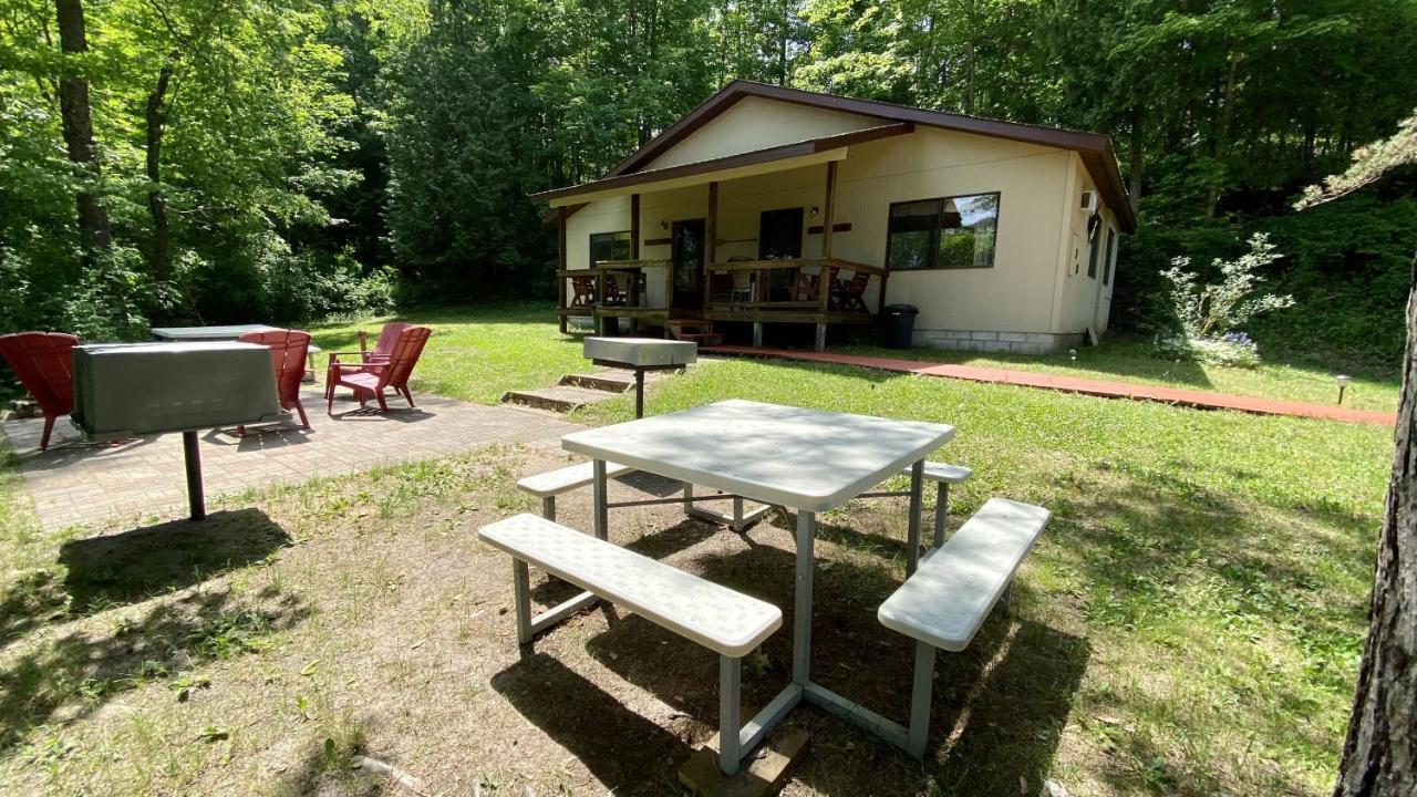 Betsie Riverside Resort Benzonia 외부 사진