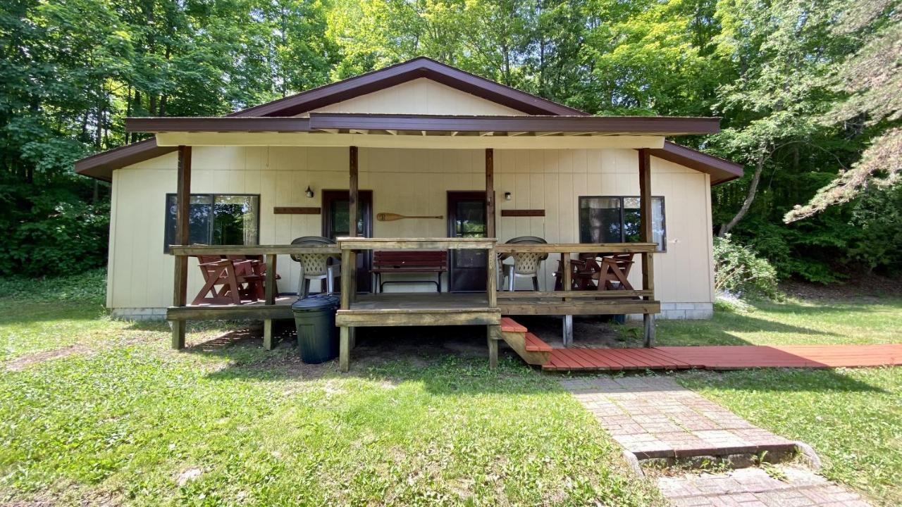 Betsie Riverside Resort Benzonia 외부 사진