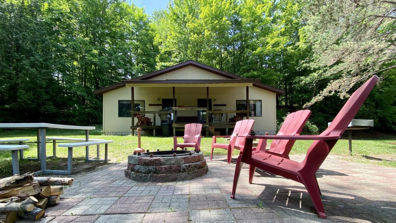 Betsie Riverside Resort Benzonia 외부 사진