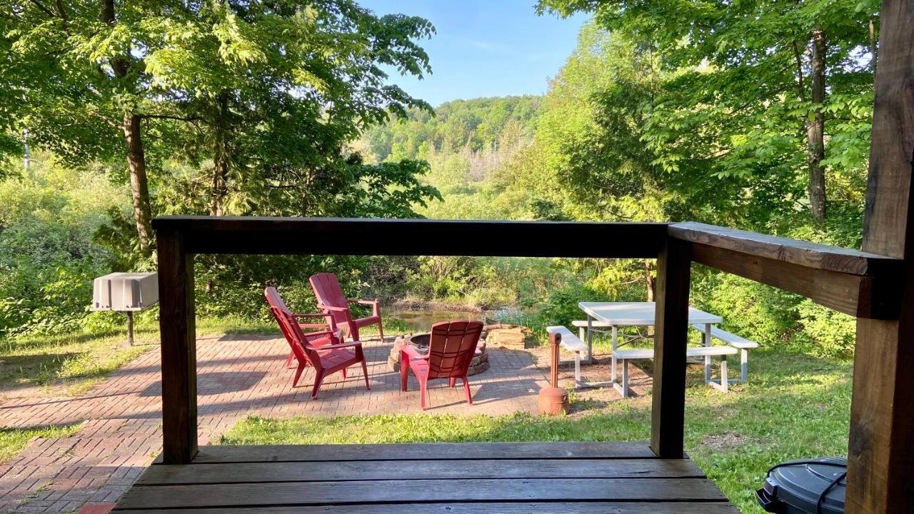Betsie Riverside Resort Benzonia 외부 사진