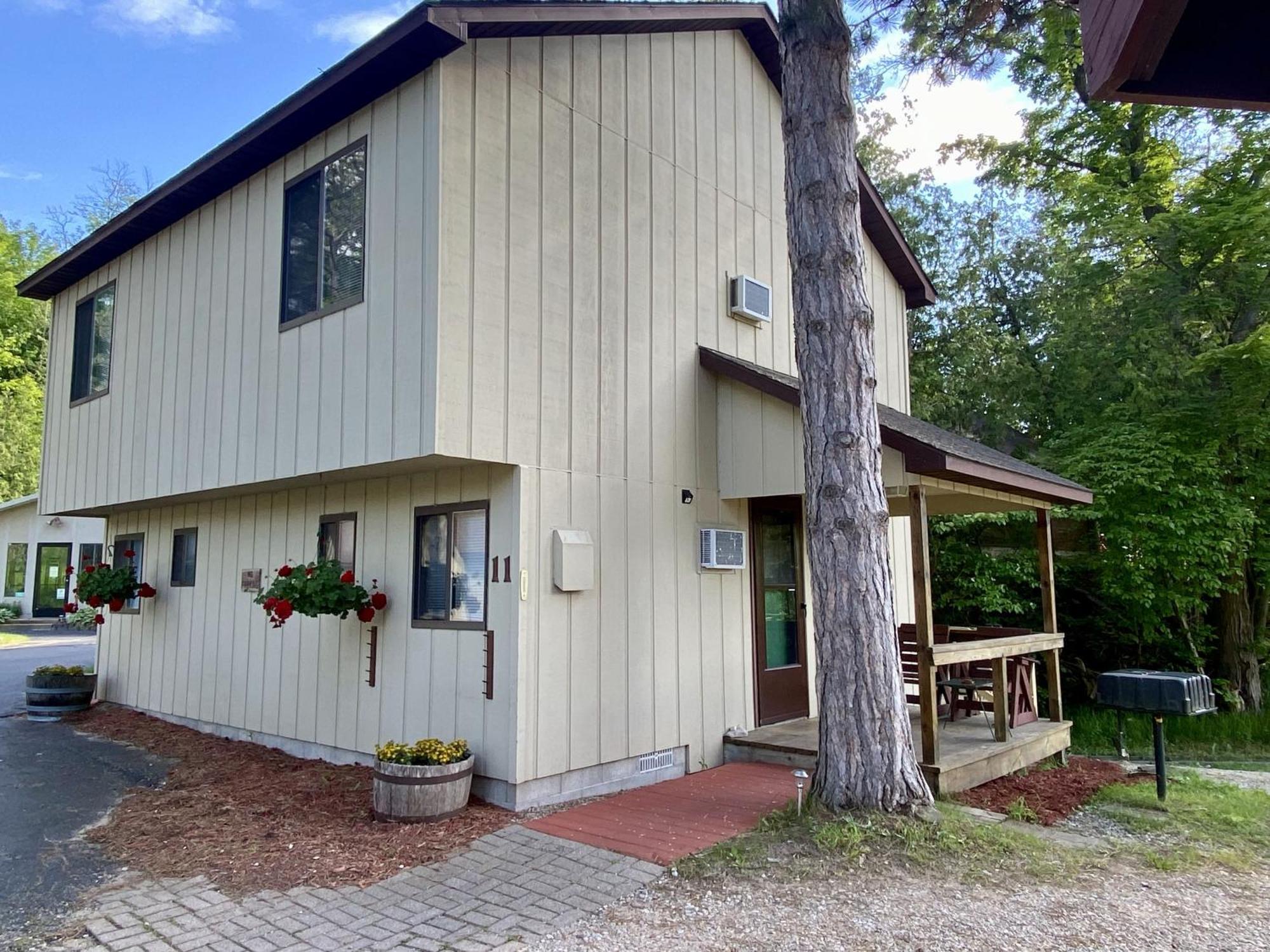 Betsie Riverside Resort Benzonia 외부 사진