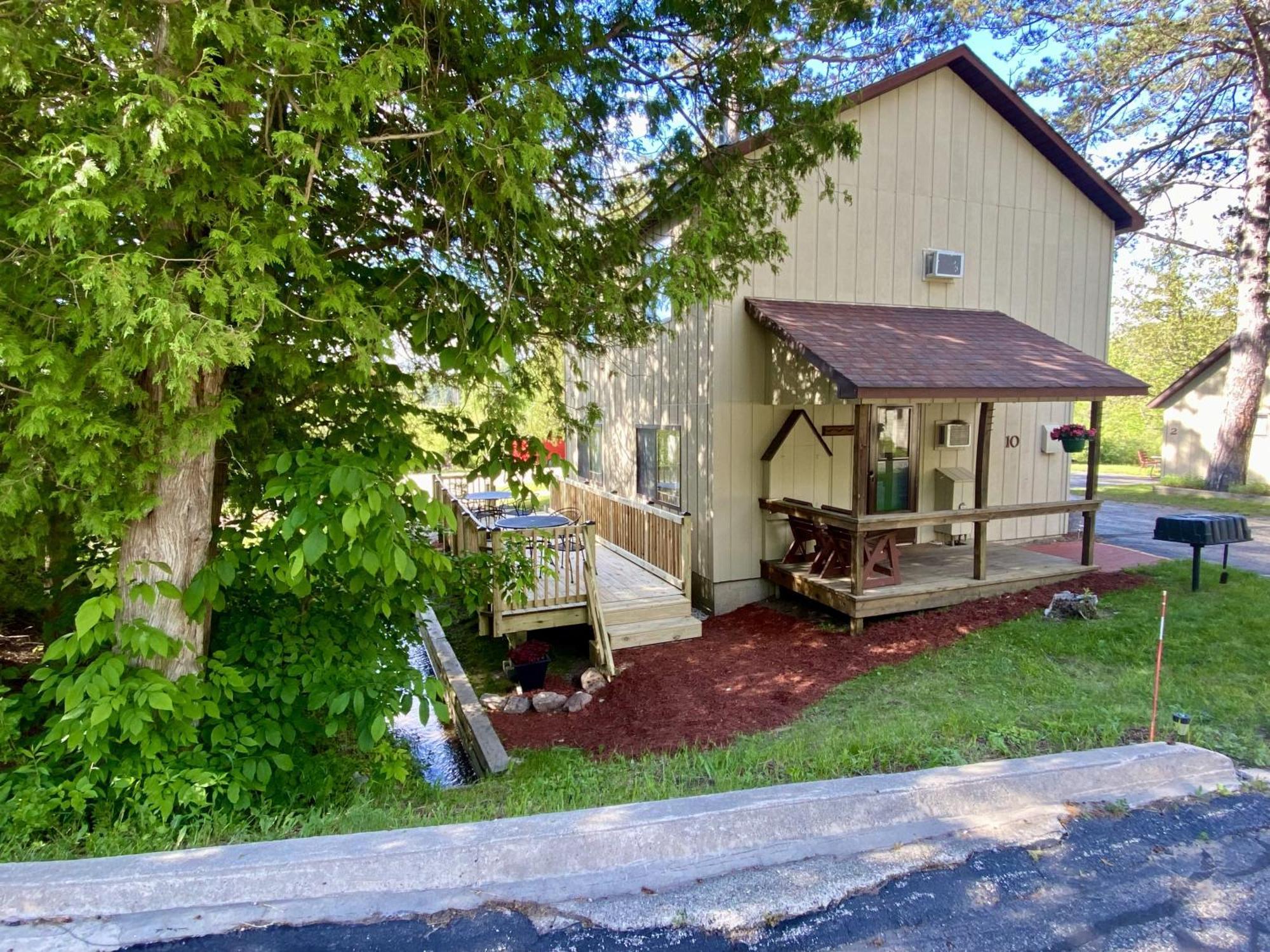 Betsie Riverside Resort Benzonia 외부 사진